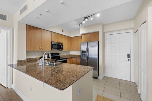 Residential complexes in Hollywood, Broward County