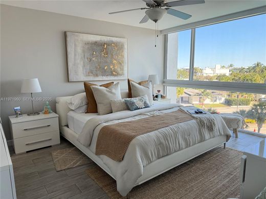 Residential complexes in Fort Lauderdale, Broward County