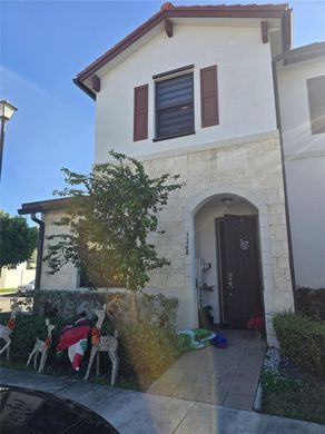 Townhouse in Hialeah, Miami-Dade
