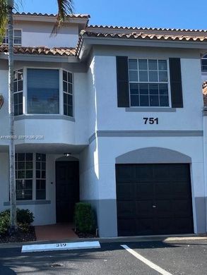 Residential complexes in Sunrise, Broward County