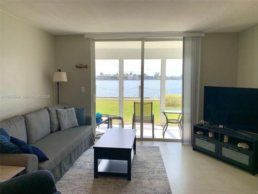 Kamienica w Aventura, Miami-Dade County