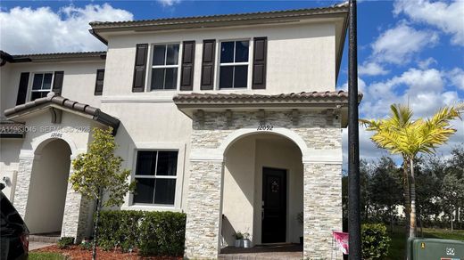 Townhouse in North Miami, Miami-Dade
