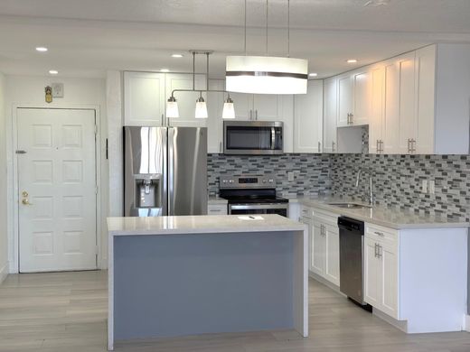 Жилой комплекс, Hialeah, Miami-Dade County