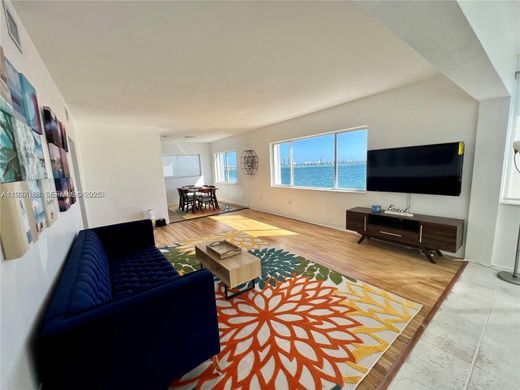 Kamienica w North Bay Village, Miami-Dade County