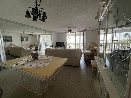 Komplex apartman Hallandale Beach, Broward County