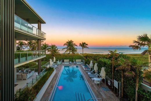 Residential complexes in Delray Beach, Palm Beach