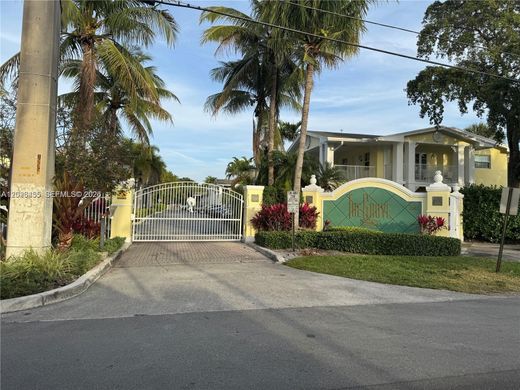 Residential complexes in Wilton Manors, Broward County