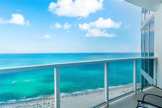 Residential complexes in Sunny Isles Beach, Miami-Dade