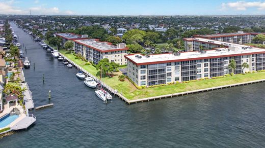 Residential complexes in Lighthouse PT, Broward County