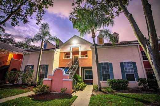 Residential complexes in Delray Beach, Palm Beach