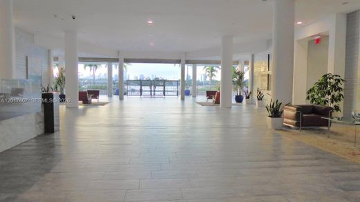 Residential complexes in Miami Beach, Miami-Dade