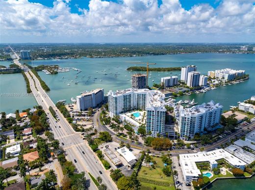 Wohnkomplexe in North Bay Village, Miami-Dade County