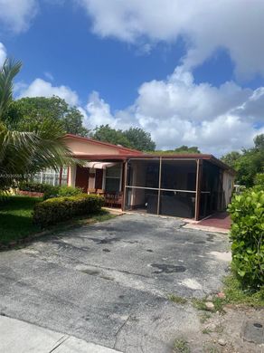 Villa in Pompano Beach, Broward County