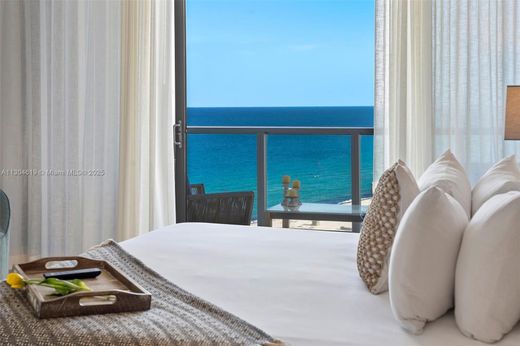Residential complexes in Miami Beach, Miami-Dade