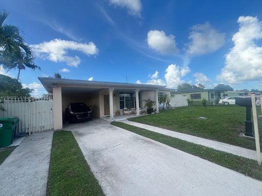 Вилла, Miami Heights Trailer Park, Miami-Dade County