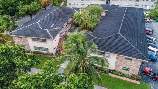 Residential complexes in Coral Gables, Miami-Dade