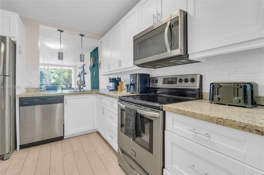 Residential complexes in Davie, Broward County
