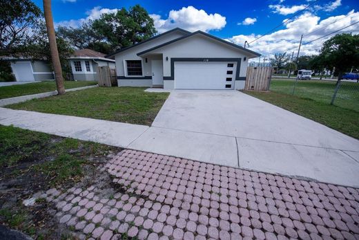 Villa - Dania Beach, Broward County