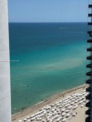 Kamienica w Sunny Isles Beach, Miami-Dade County