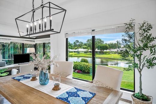 Residential complexes in Boynton Beach, Palm Beach