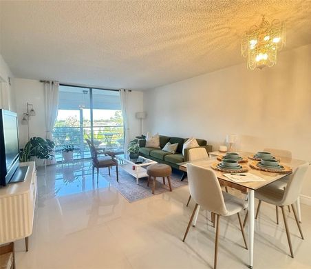 公寓楼  Lake Worth, Palm Beach County