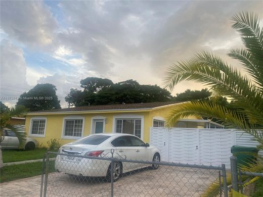 Villa in Miami Heights Trailer Park, Miami-Dade County