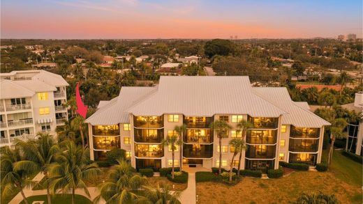 Residential complexes in Juno Beach, Palm Beach