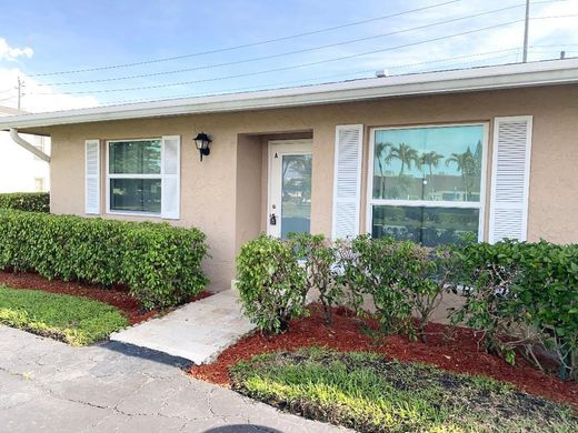 Residential complexes in Delray Beach, Palm Beach