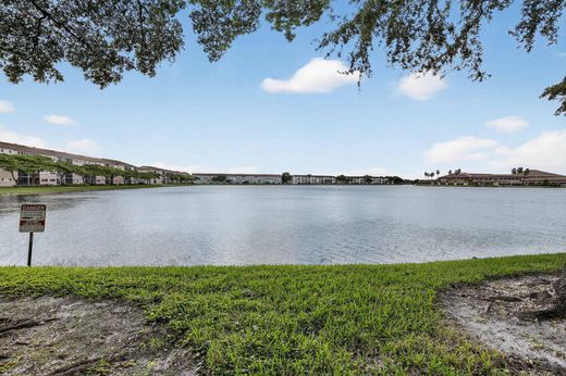 Residential complexes in Pembroke Pines, Broward County