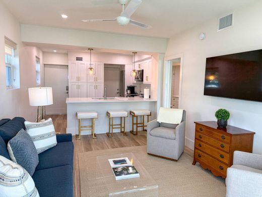 Residential complexes in Boca Raton, Palm Beach