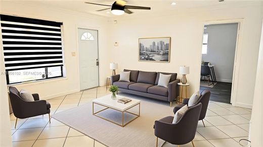 Villa in Oakland Park, Broward County