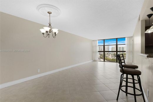 Komplex apartman Hallandale Beach, Broward County