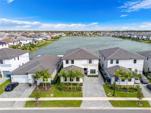 ミラマー, Broward Countyのヴィラ