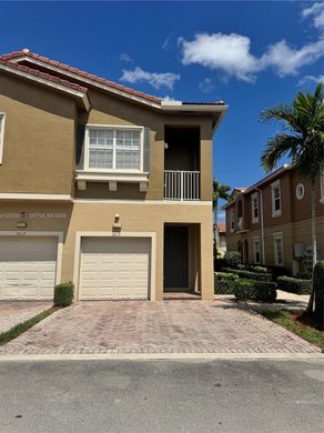Townhouse in Tamarac, Broward County