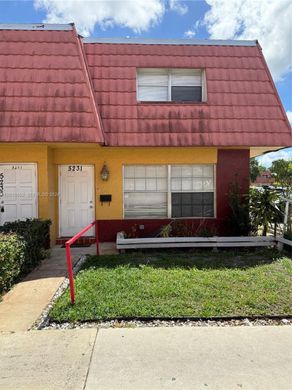 Residential complexes in Lauderhill, Broward County