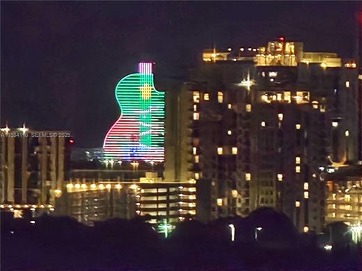 Residential complexes in Hollywood, Broward County