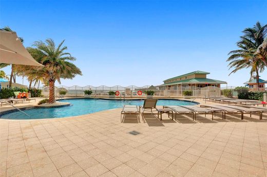 Complexes résidentiels à Sunny Isles Beach, Comté de Miami-Dade