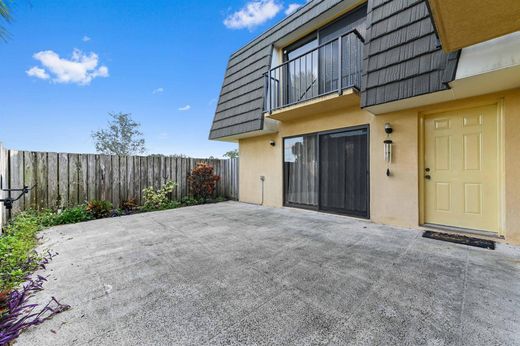 ウェストパームビーチ, Palm Beach Countyのタウンハウス