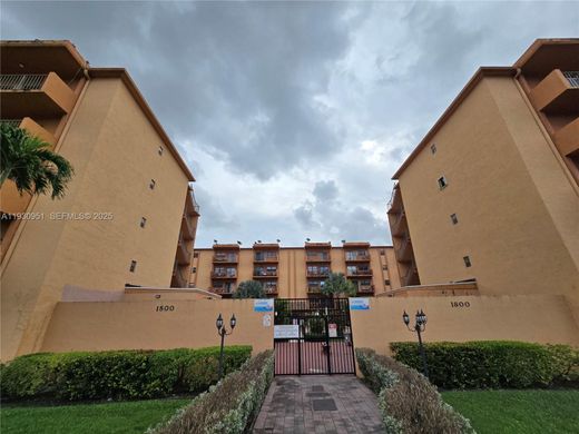 Edificio en Hialeah, Miami-Dade County