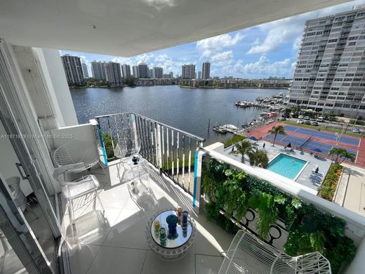 Kamienica w Aventura, Miami-Dade County