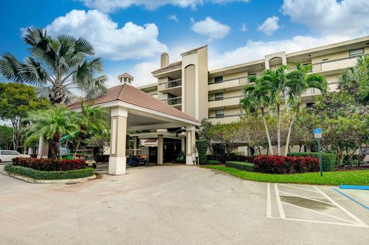 Residential complexes in Delray Beach, Palm Beach