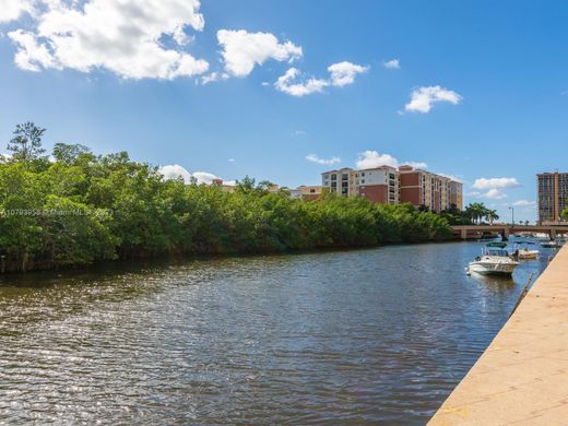 Жилой комплекс, Sunny Isles Beach, Miami-Dade County