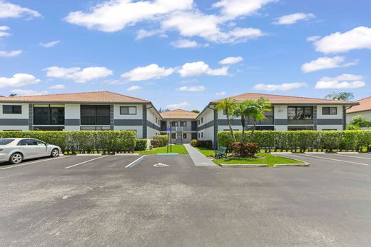 Residential complexes in Delray Beach, Palm Beach