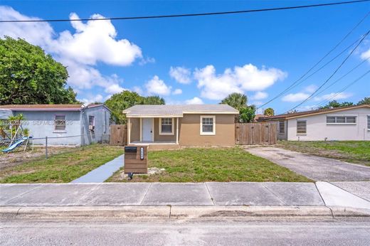Villa - Riviera Beach, Palm Beach County