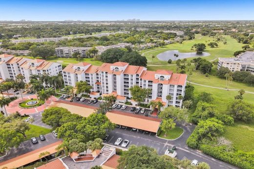 Residential complexes in Pompano Beach, Broward County