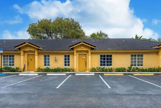 Townhouse - Hallandale Beach, Broward County