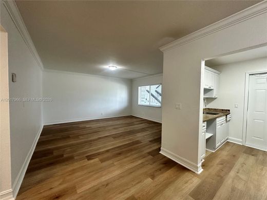 Residential complexes in Fort Lauderdale, Broward County