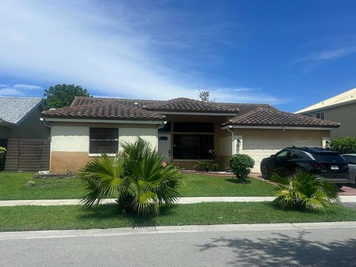 Villa in Pembroke Pines, Broward County