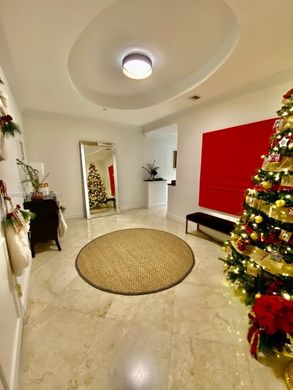 Residential complexes in Key Biscayne, Miami-Dade