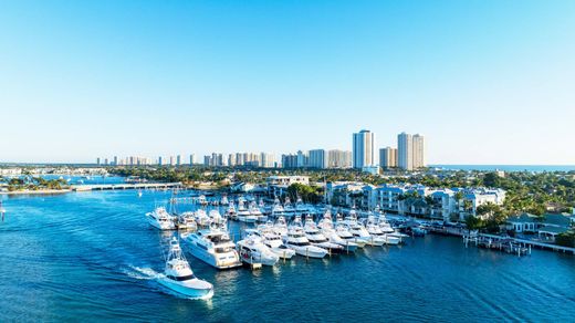 Residential complexes in Palm Beach Shores, Palm Beach